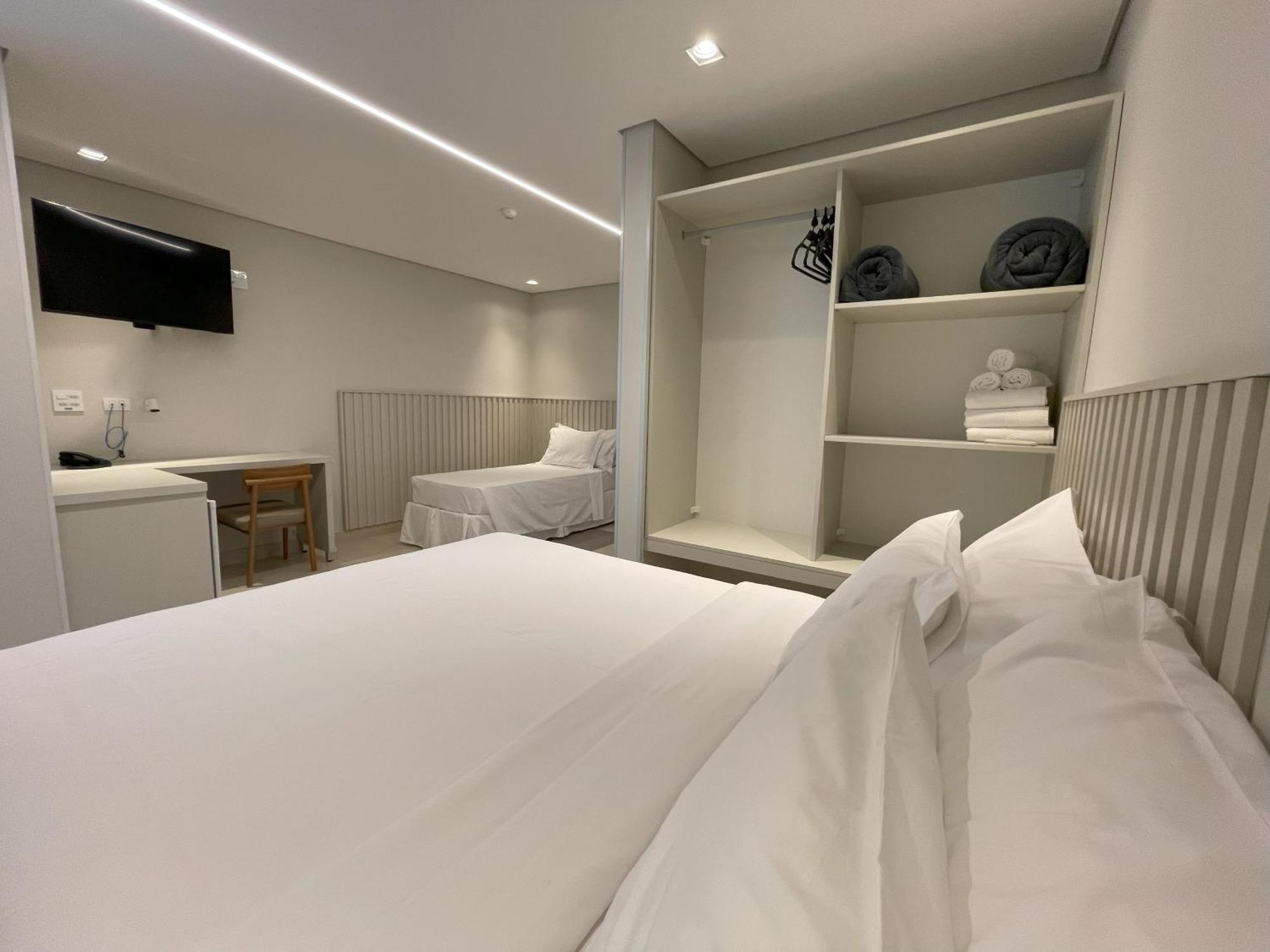 Estoril Hotel Marília Buitenkant foto