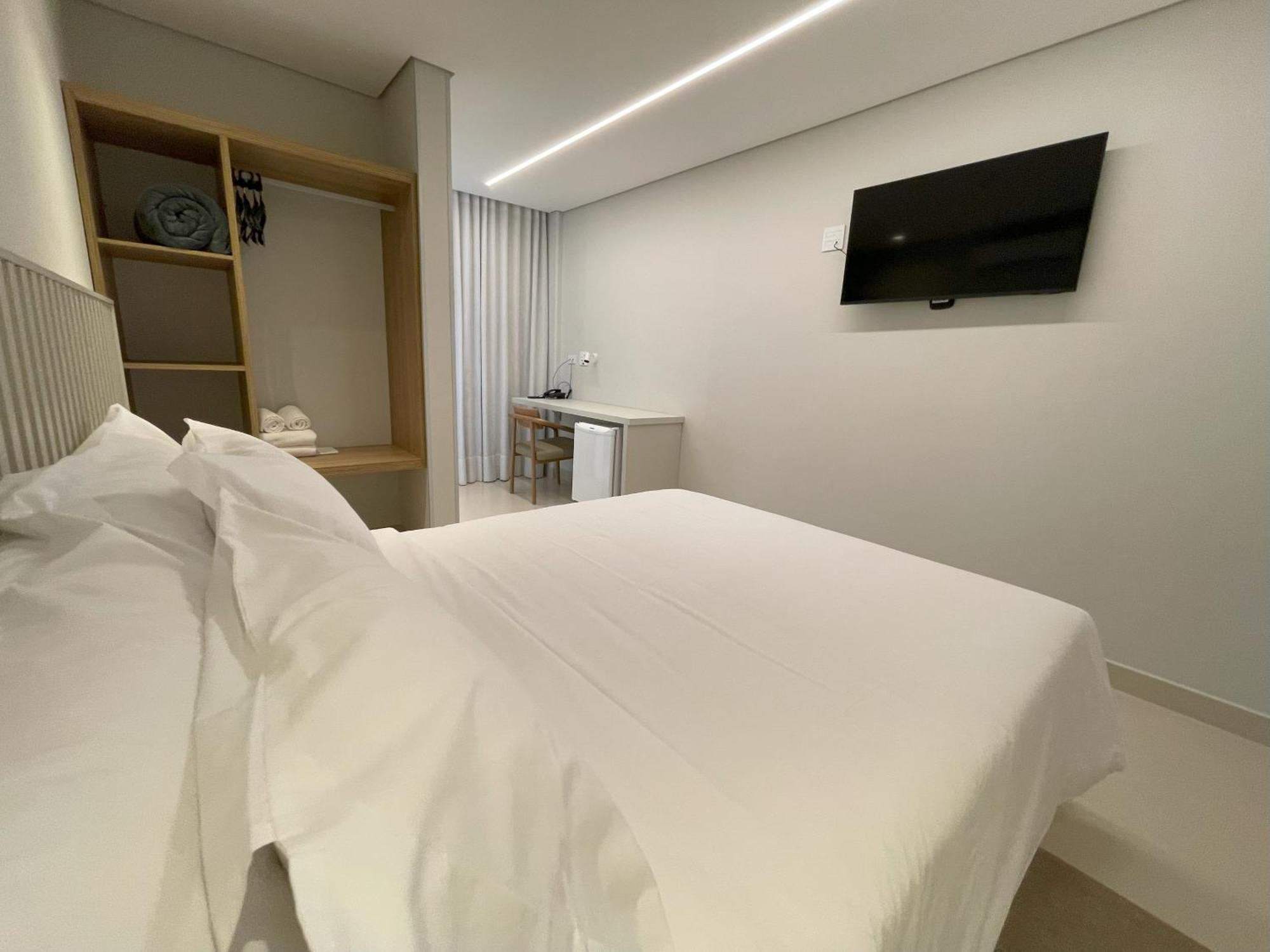 Estoril Hotel Marília Buitenkant foto