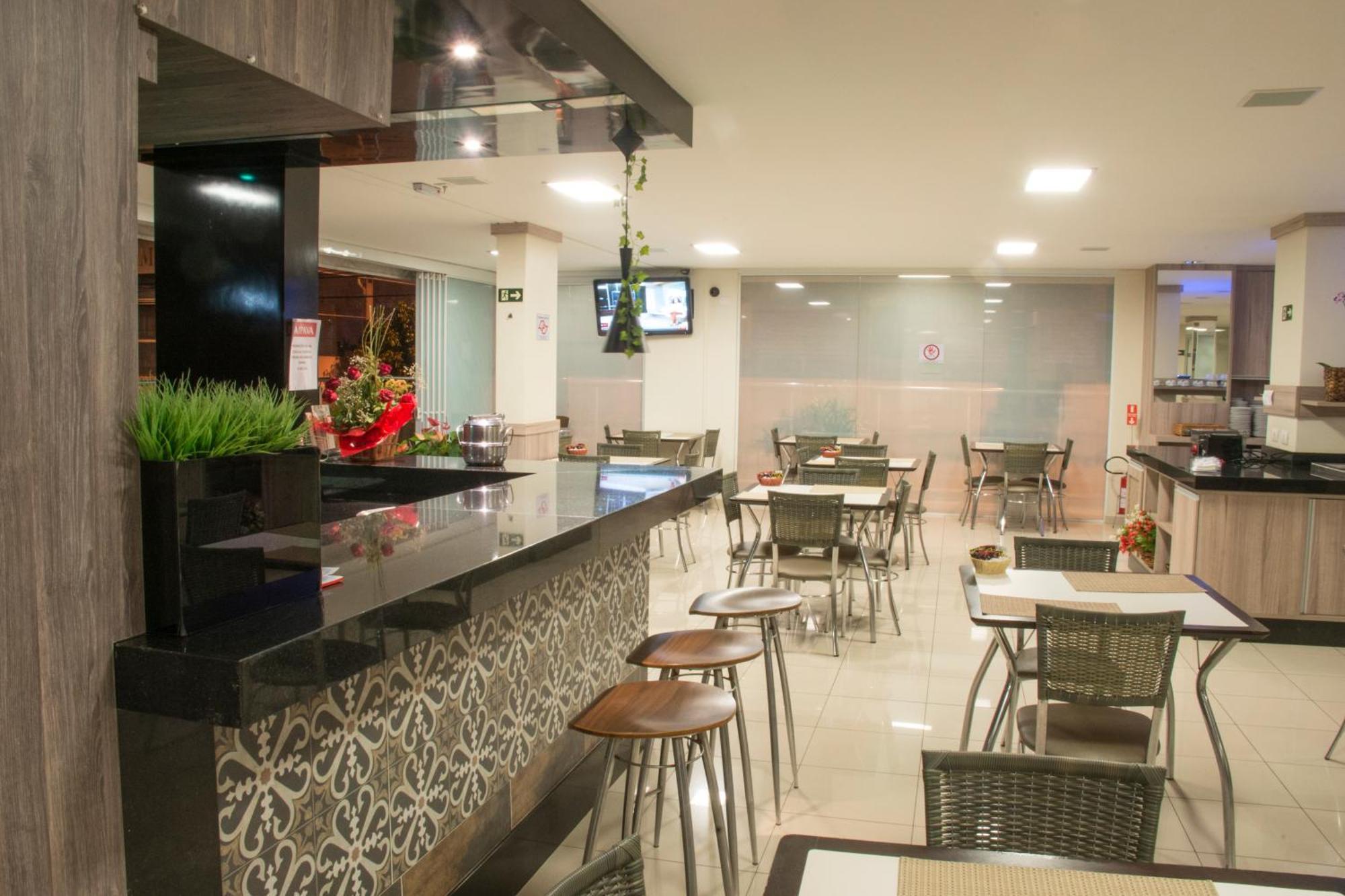Estoril Hotel Marília Buitenkant foto