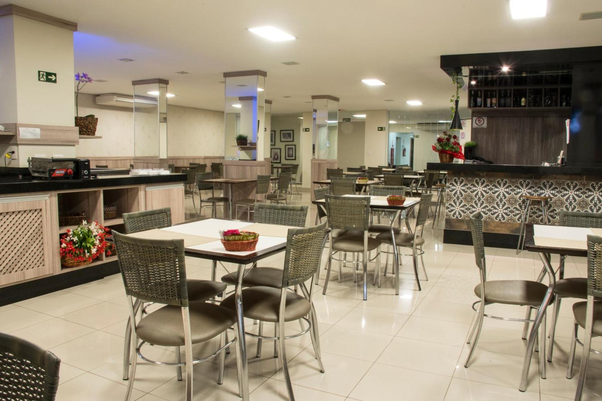 Estoril Hotel Marília Buitenkant foto