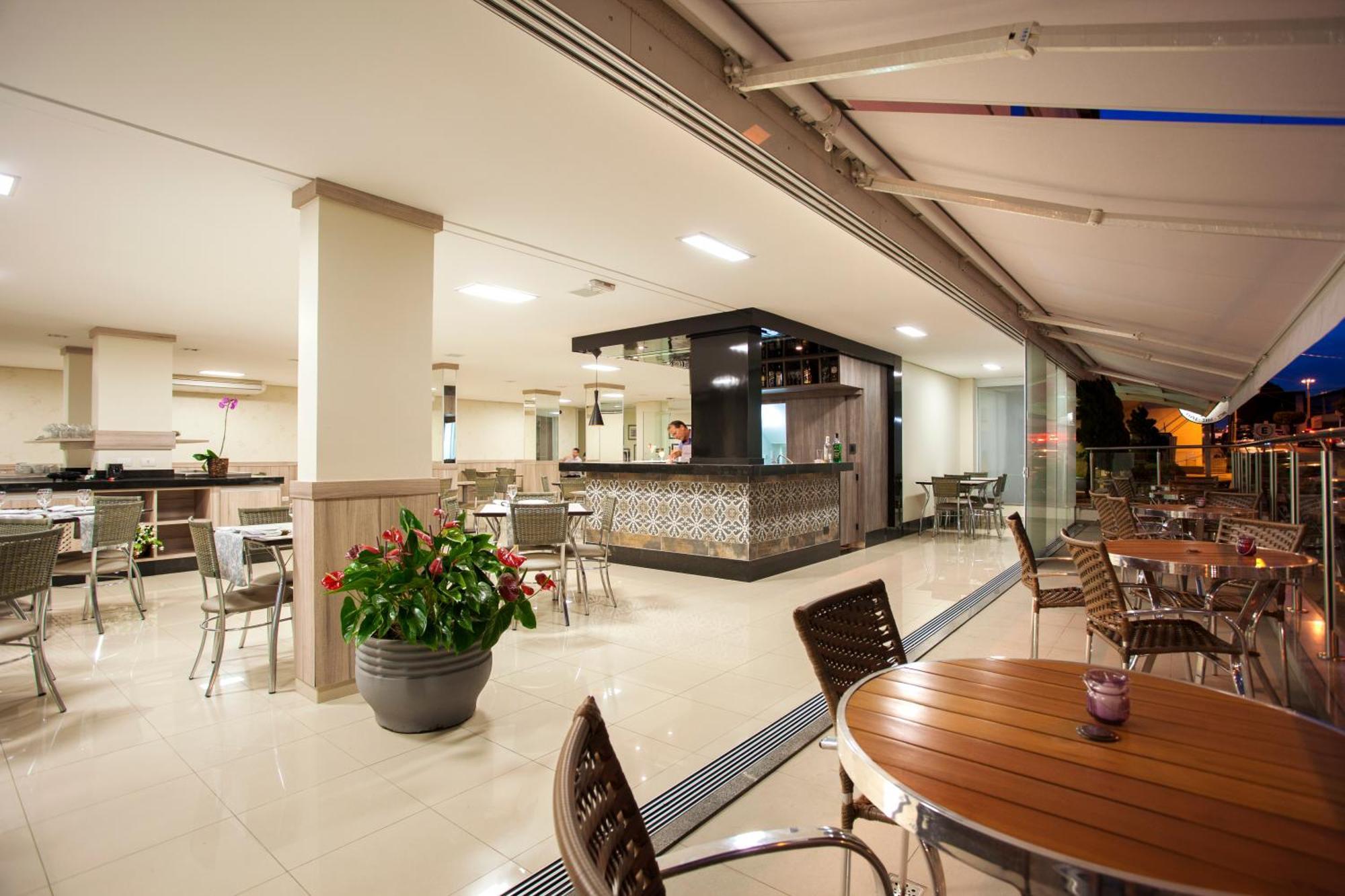Estoril Hotel Marília Buitenkant foto
