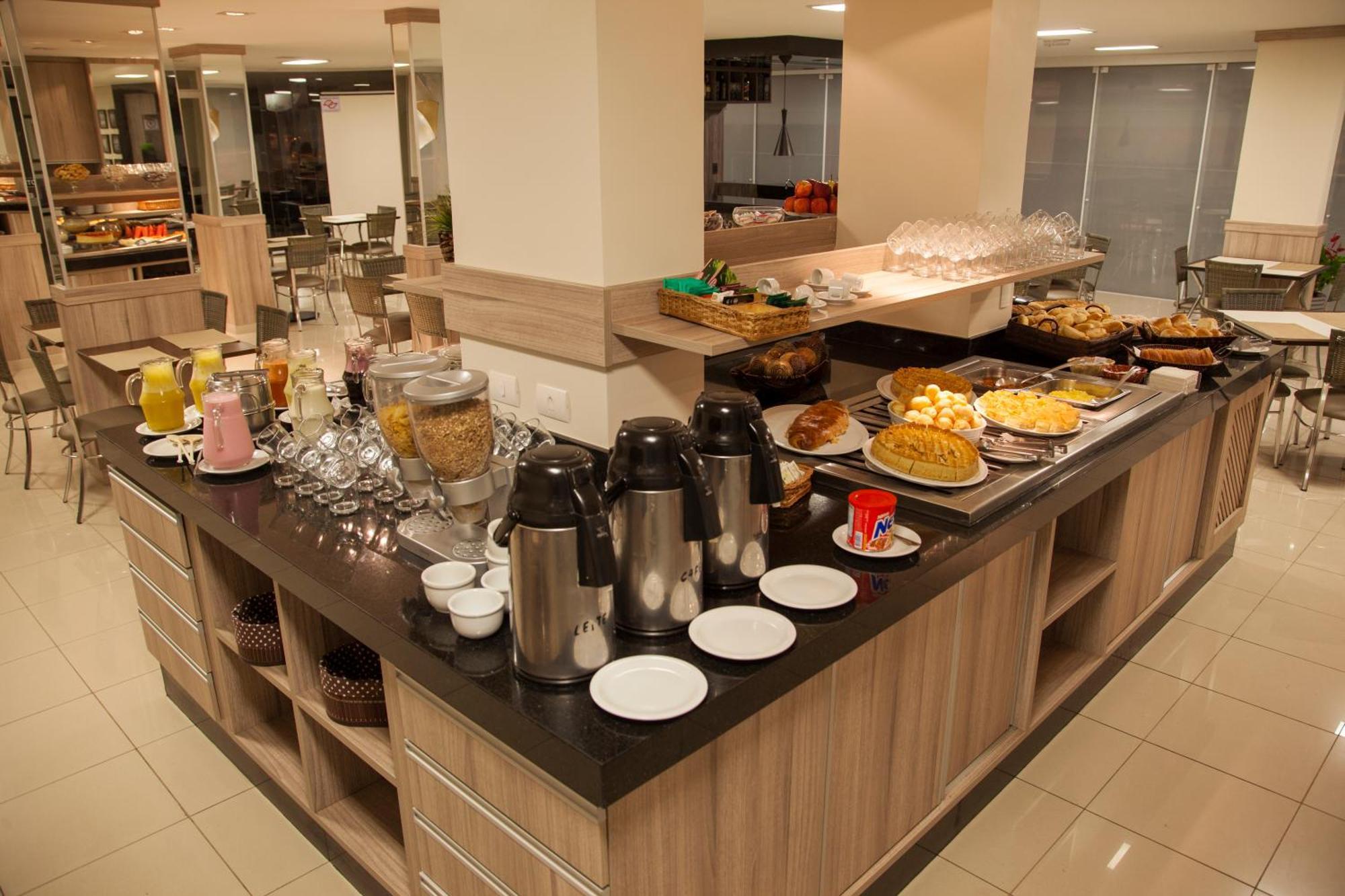 Estoril Hotel Marília Buitenkant foto