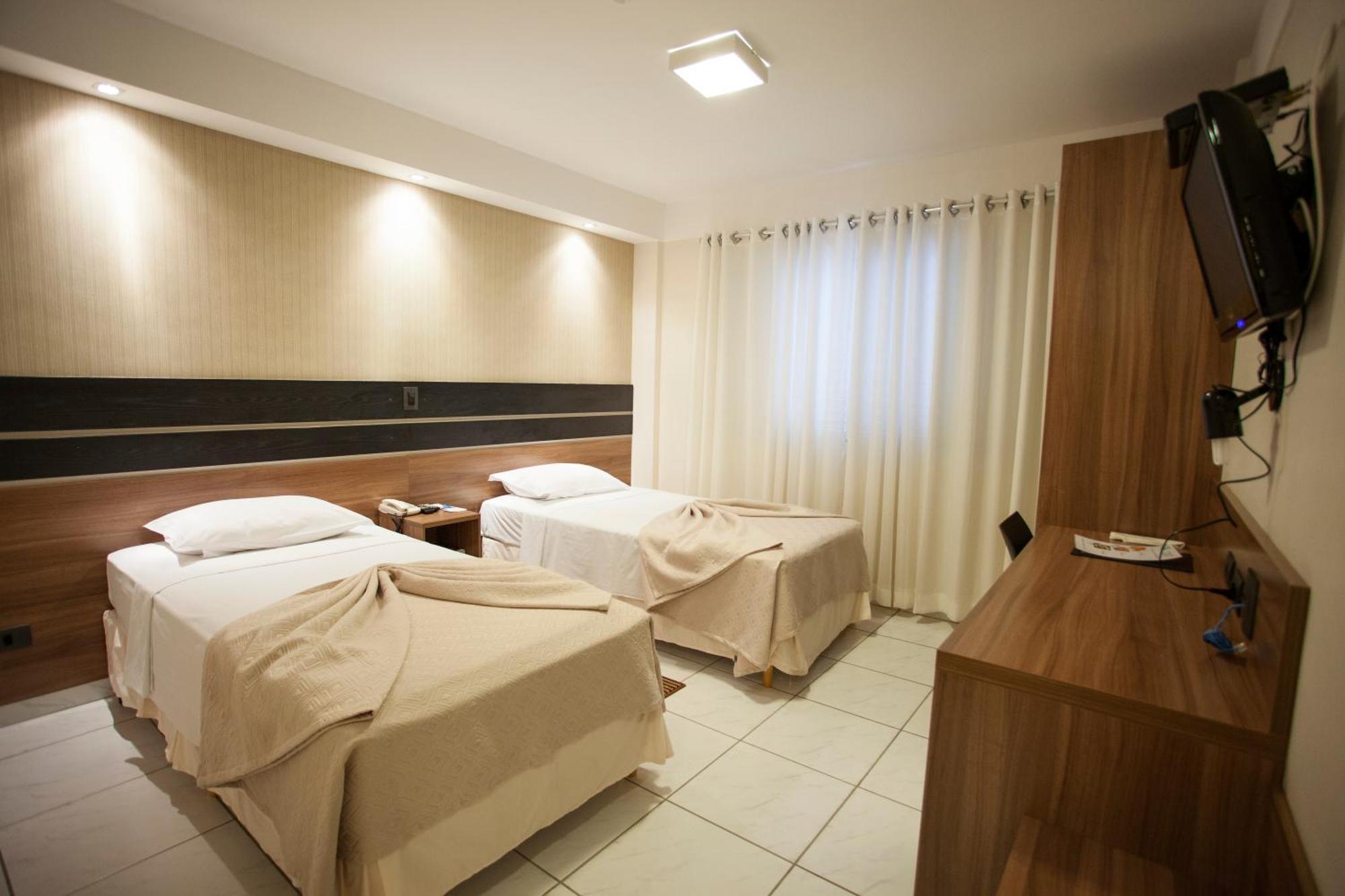 Estoril Hotel Marília Buitenkant foto