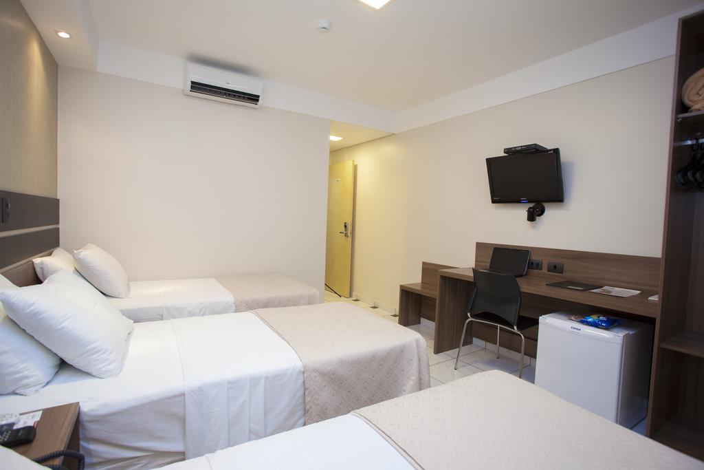 Estoril Hotel Marília Buitenkant foto