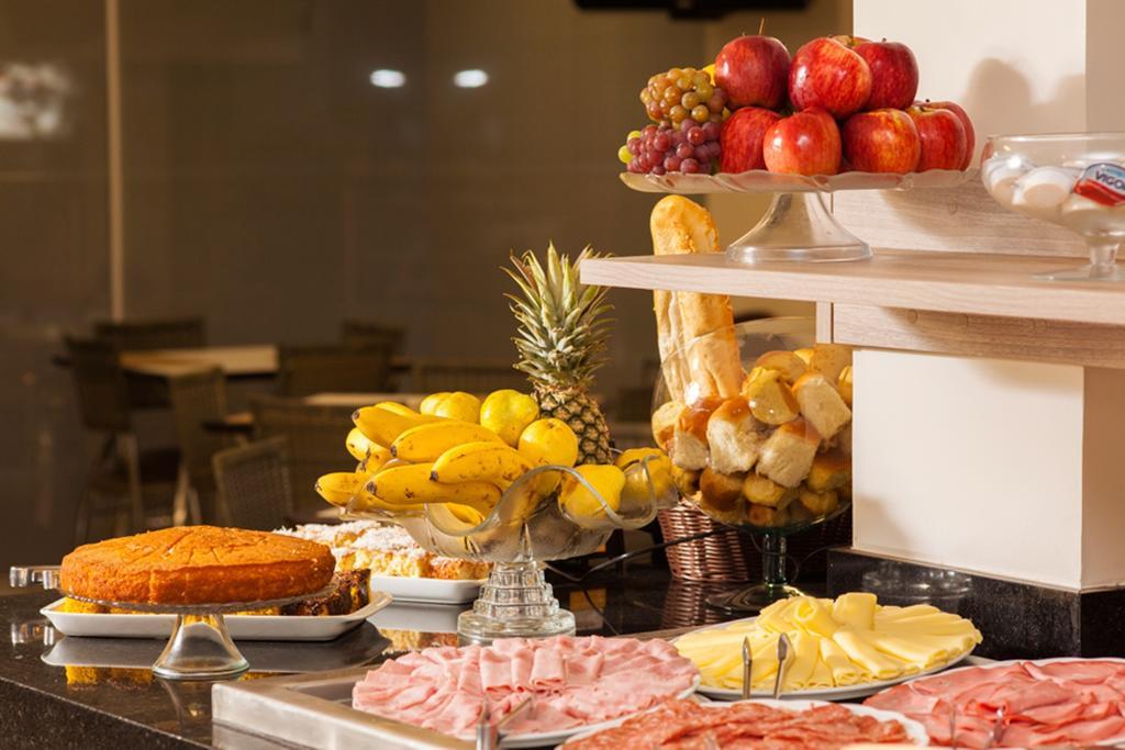 Estoril Hotel Marília Buitenkant foto
