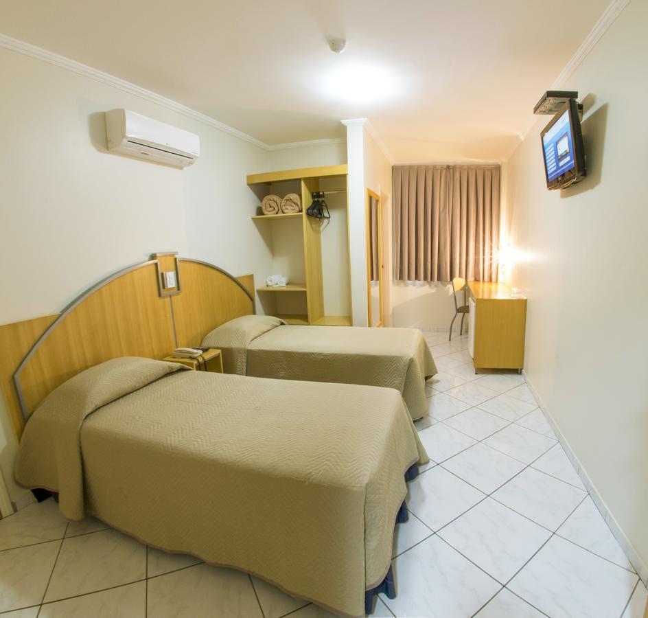 Estoril Hotel Marília Buitenkant foto